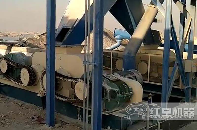 對輥破碎機現場 對輥破碎機現場