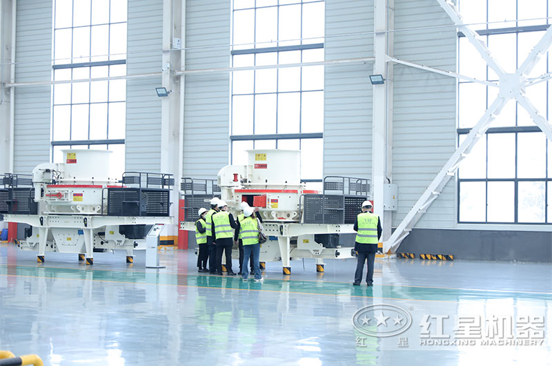 HVI系列大型沖擊制砂機(jī) HVI系列大型沖擊制砂機(jī)