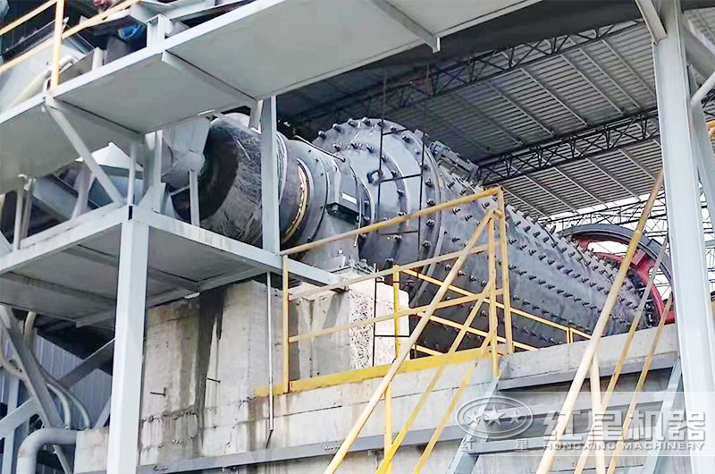 球磨機(jī)加工現(xiàn)場 球磨機(jī)加工現(xiàn)場