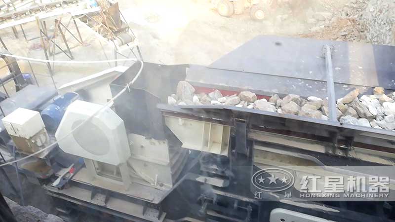 移動(dòng)顎式破碎機(jī)處理白云石 移動(dòng)顎式破碎機(jī)處理白云石