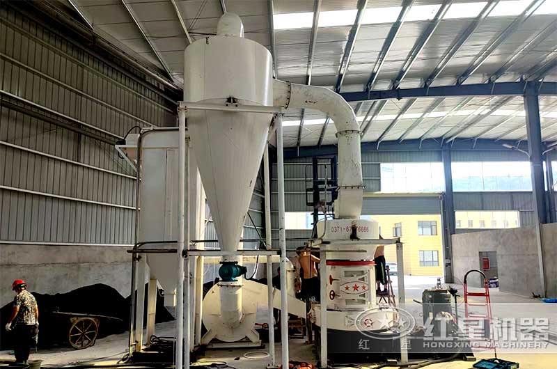 雷蒙磨粉機研磨安裝現場 雷蒙磨粉機研磨安裝現場