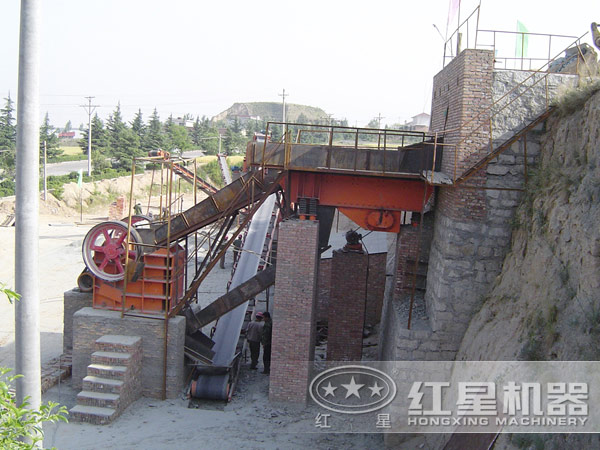 磚廠用破碎機(jī)客戶(hù)現(xiàn)場(chǎng)