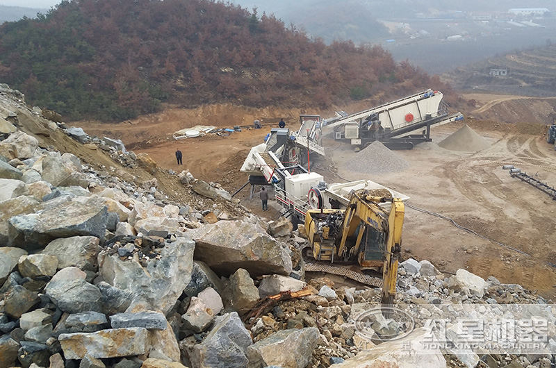 湖南移動小型碎石機(jī)生產(chǎn)作業(yè)現(xiàn)場，可就近安排參觀